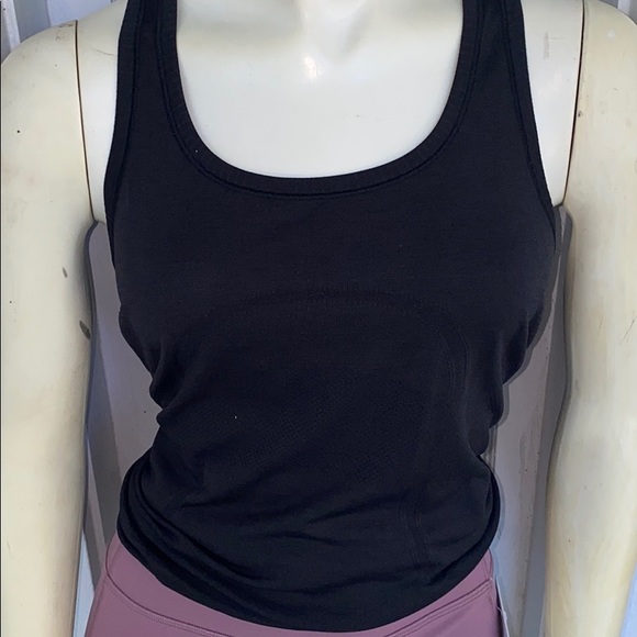 Lululemon black tank - Picture 3 of 4